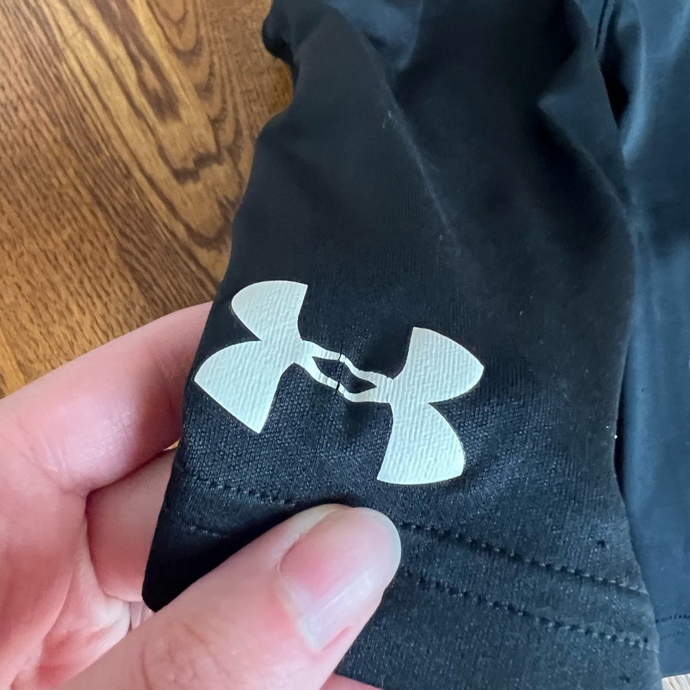 ◾️UNDER ARMOUR: Boy’s S, loose black athletic shorts preowned w/pockets◾️ - Picture 8 of 11